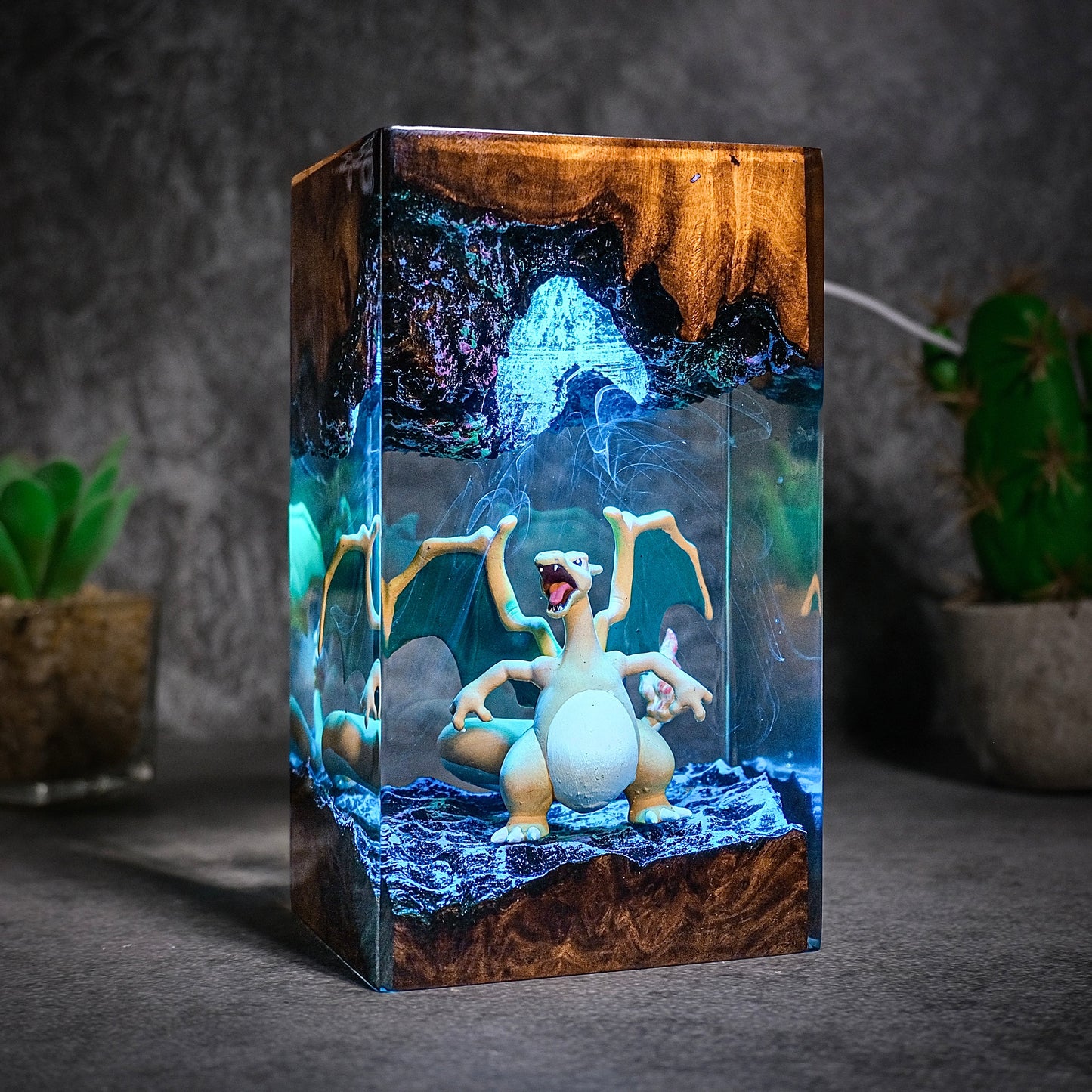 Charizard Resin Lamp