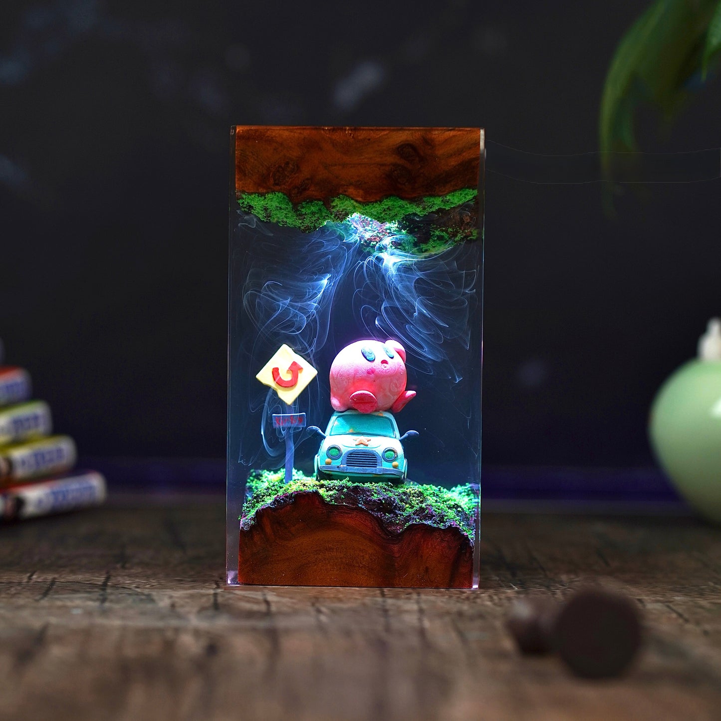 Kirby Resin Lamp