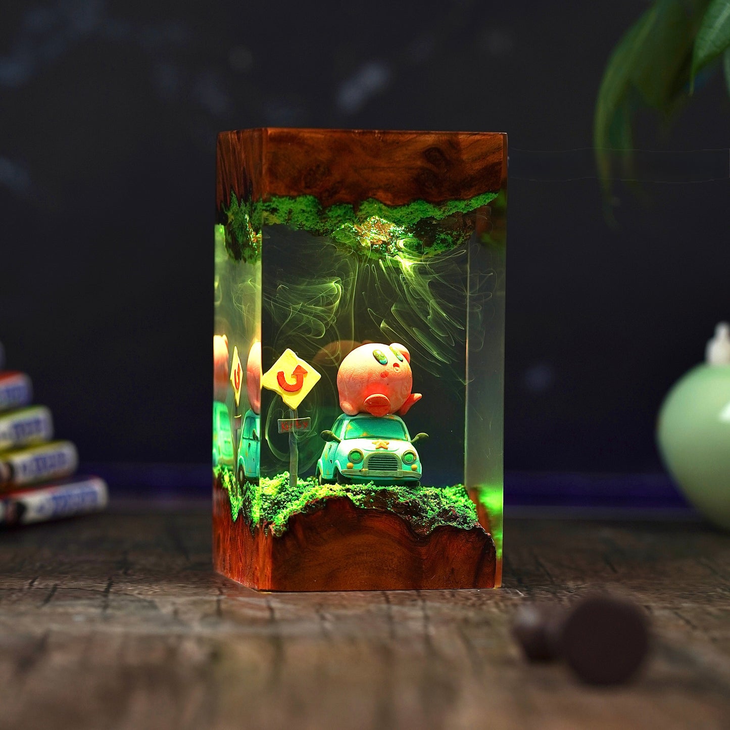 Kirby Resin Lamp