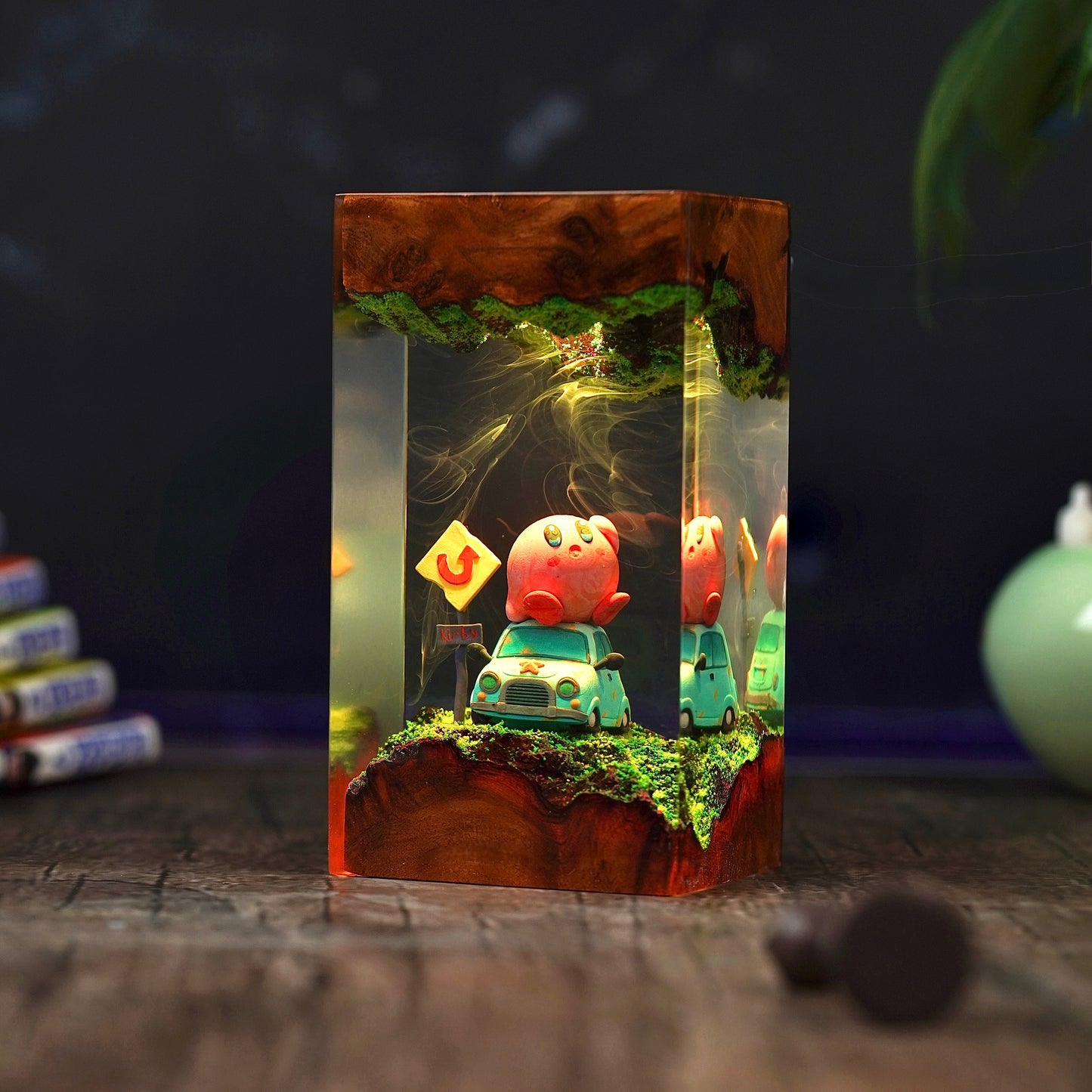 Kirby Resin Lamp