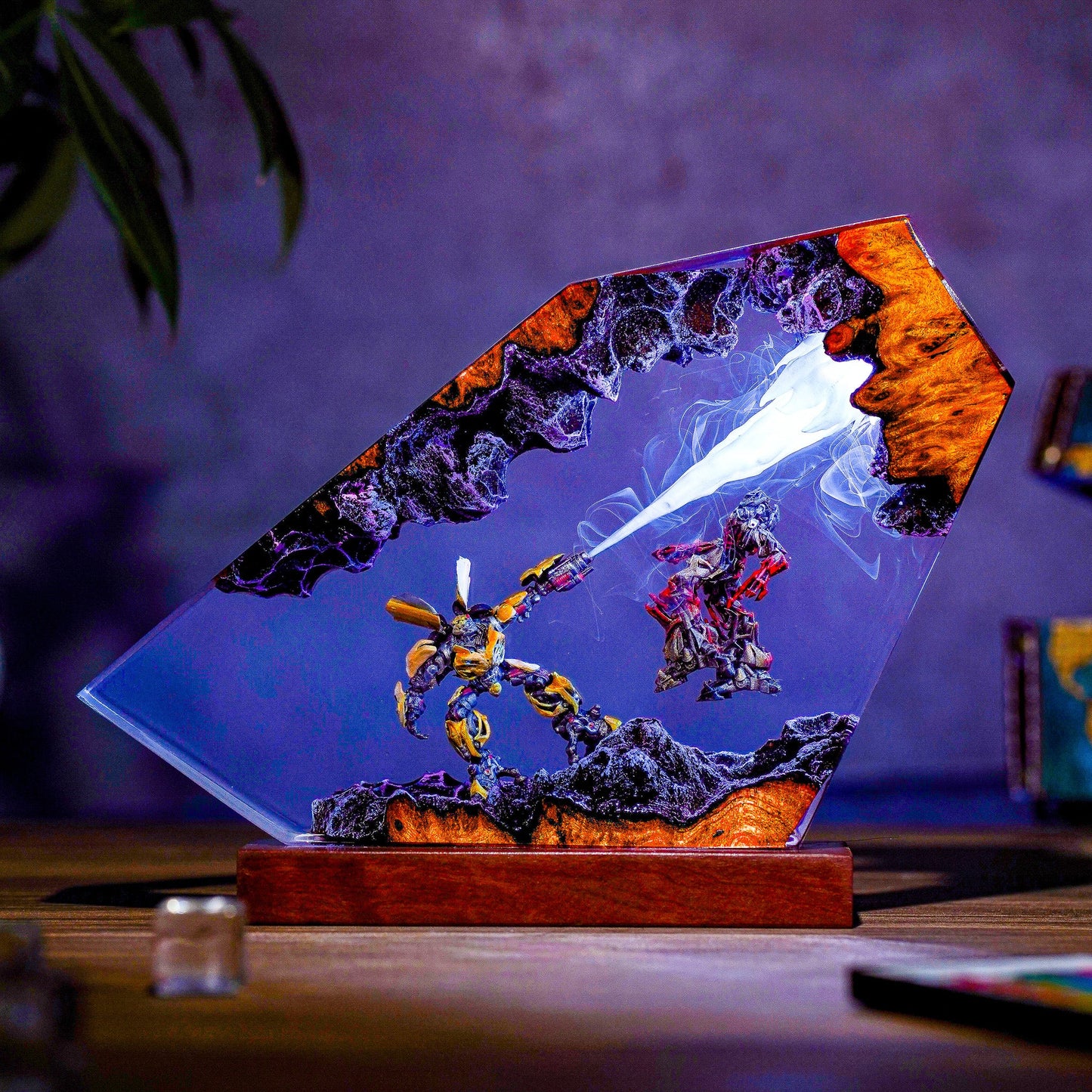Bumblebee Resin Lamp