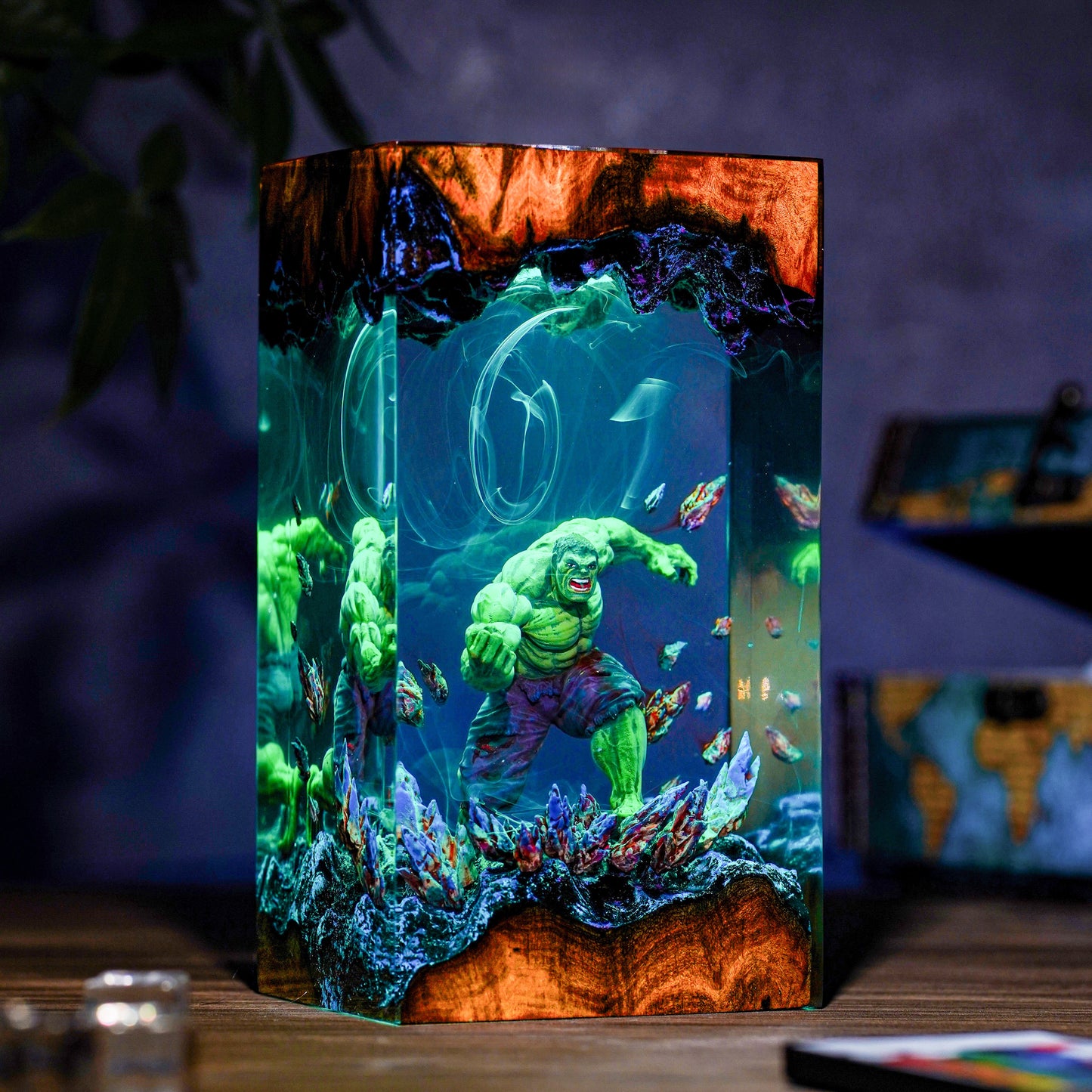 Hulk Resin Lamp