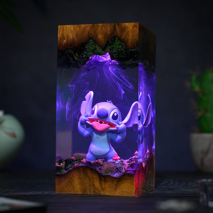 Stich Resin Lamp