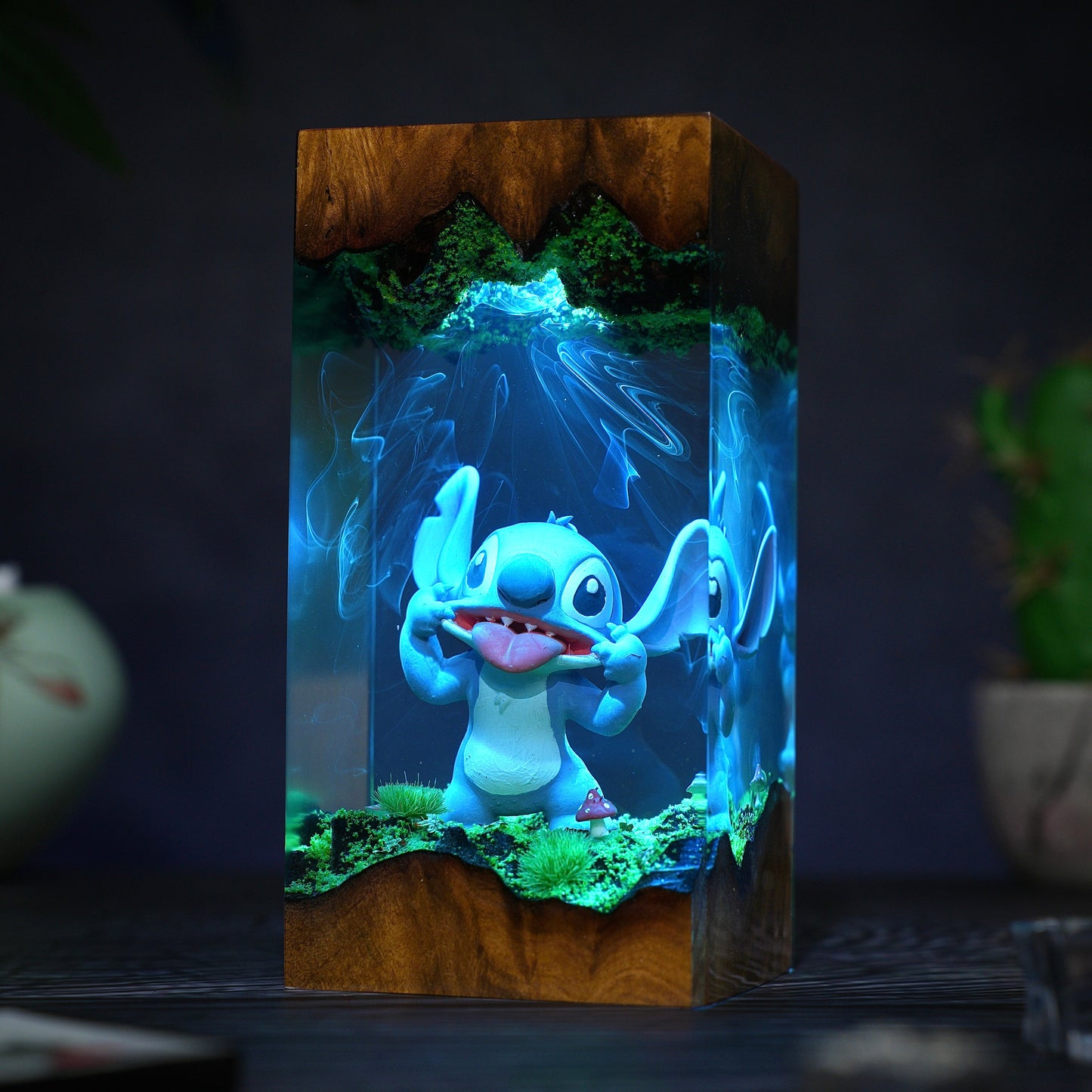 Stich Resin Lamp