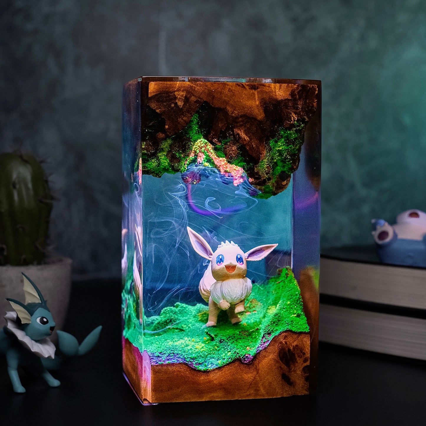 Evee Resin Lamp