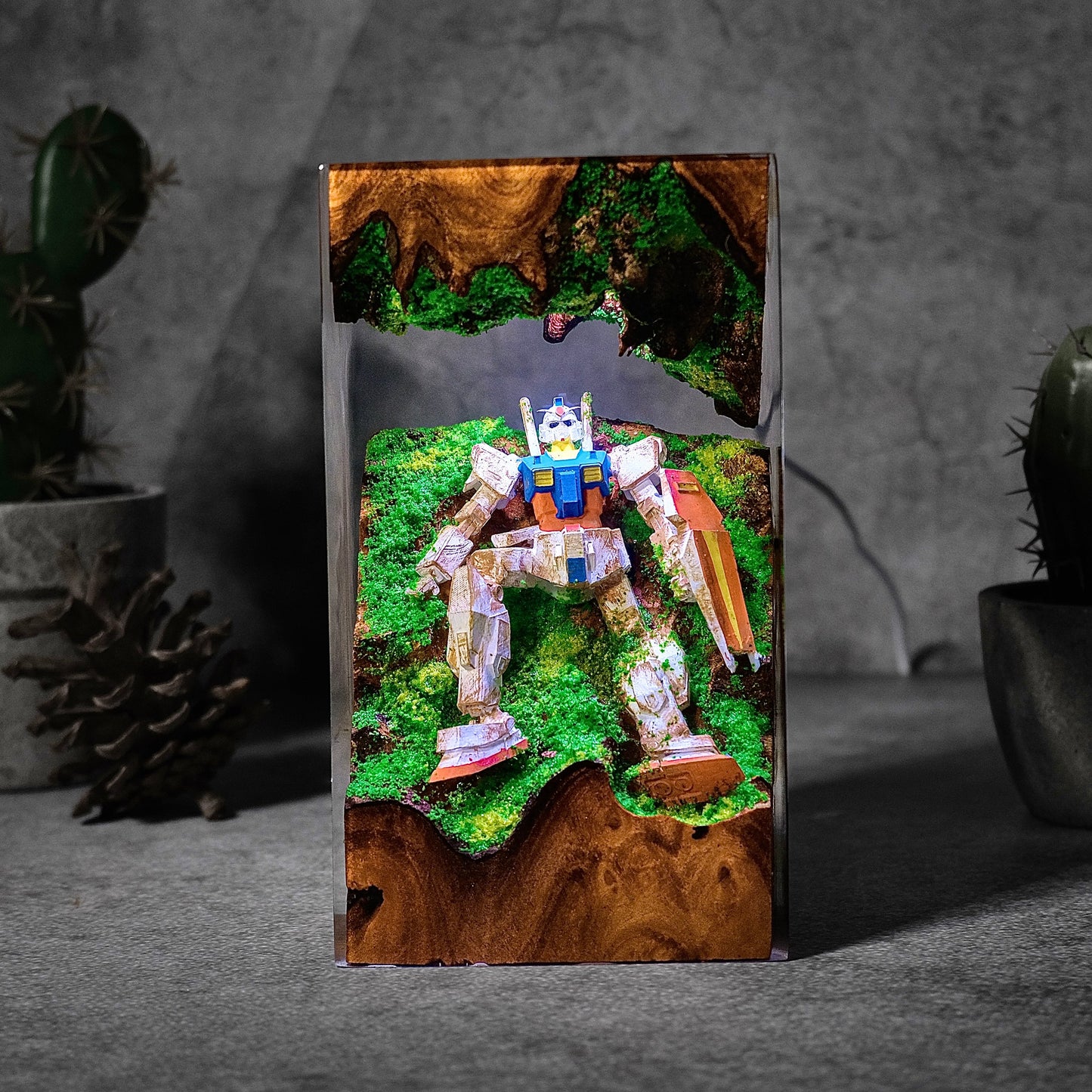 Gundam Resin Lamp