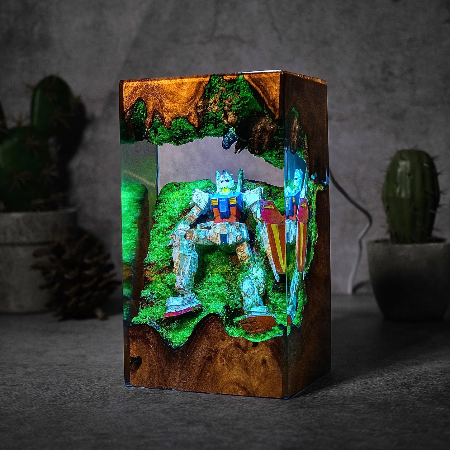 Gundam Resin Lamp