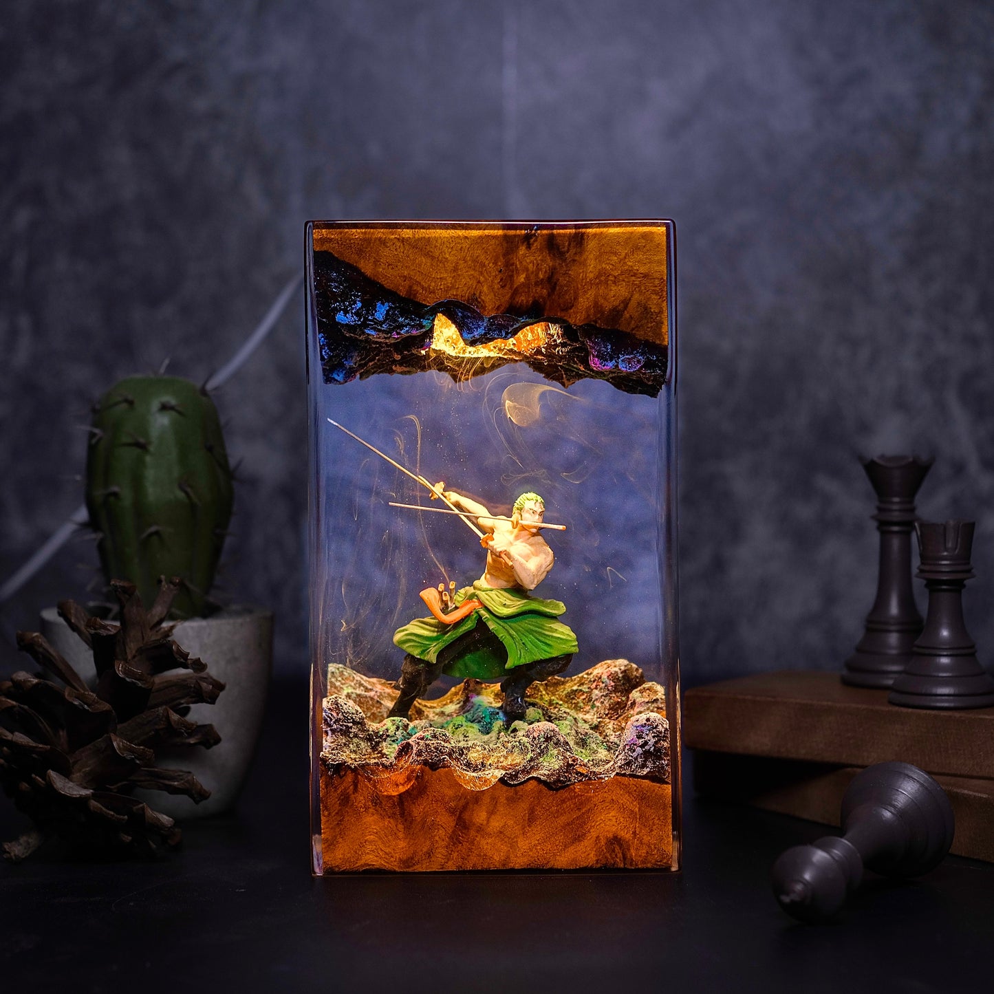 Zoro Resin Lamp