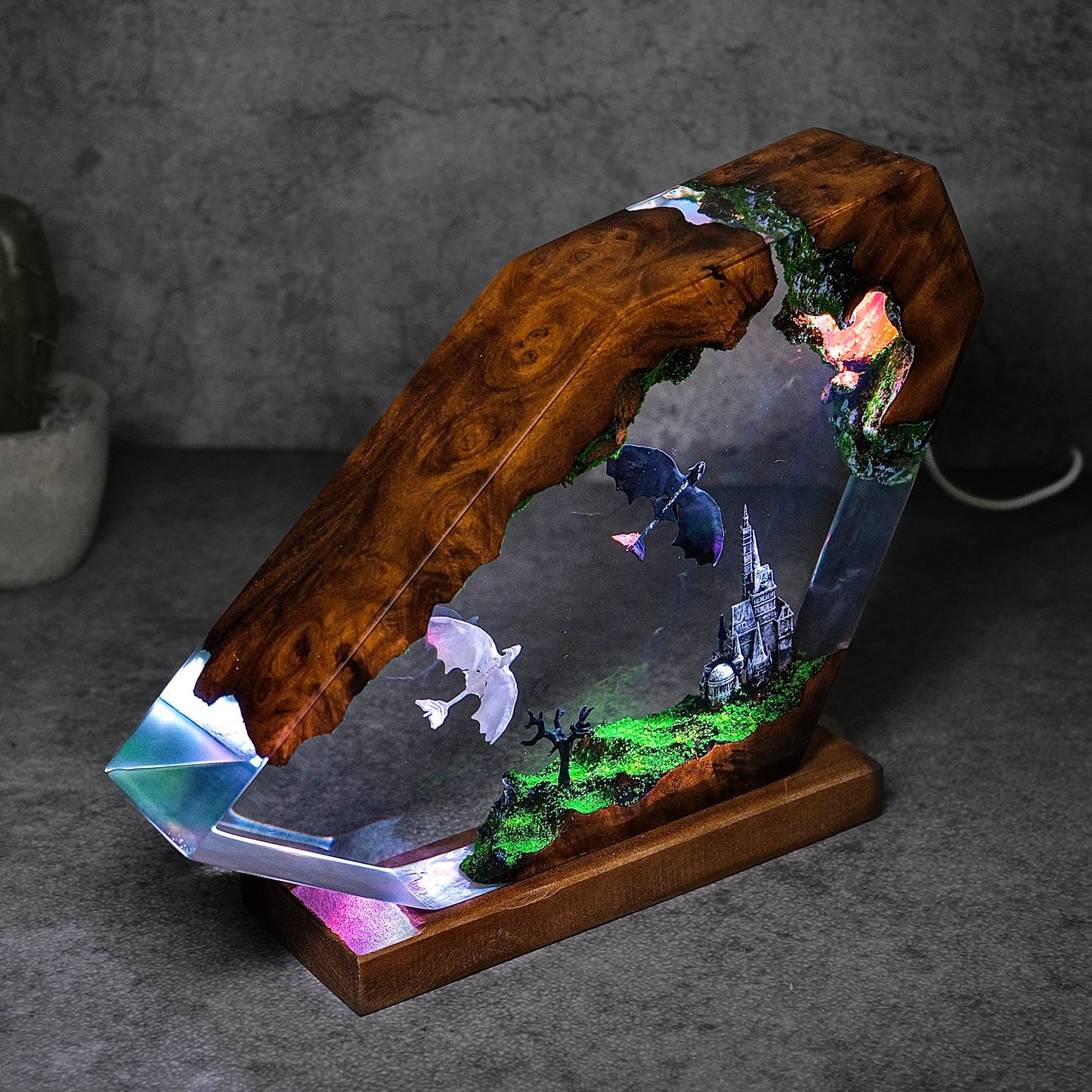 Toothless and Light Fury fly during the day Resin lamp