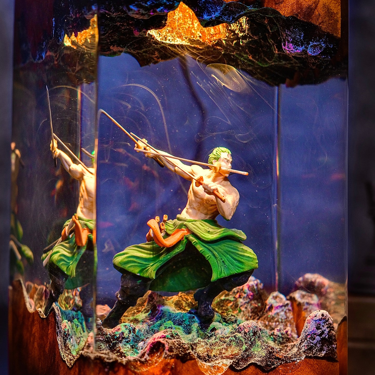 Zoro Resin Lamp